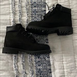 Kids Black Timberlands Size 2